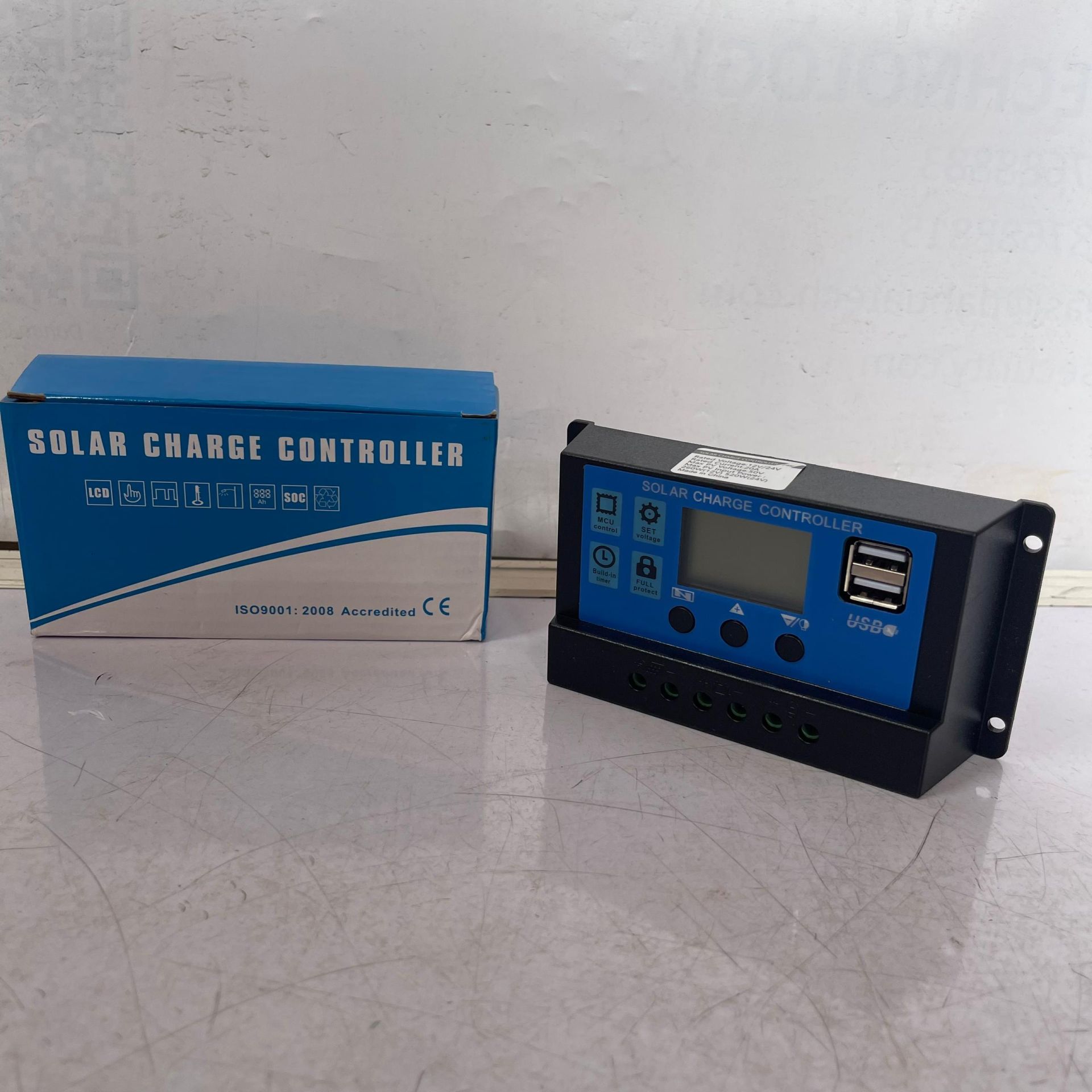 PWM Solar Charge Controller (12-24V/20A)
