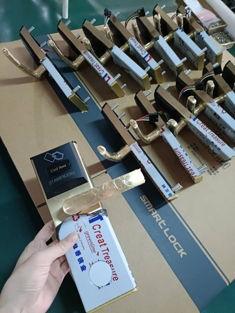 Stanificent Hotel Card Lock (Gold) gallery image